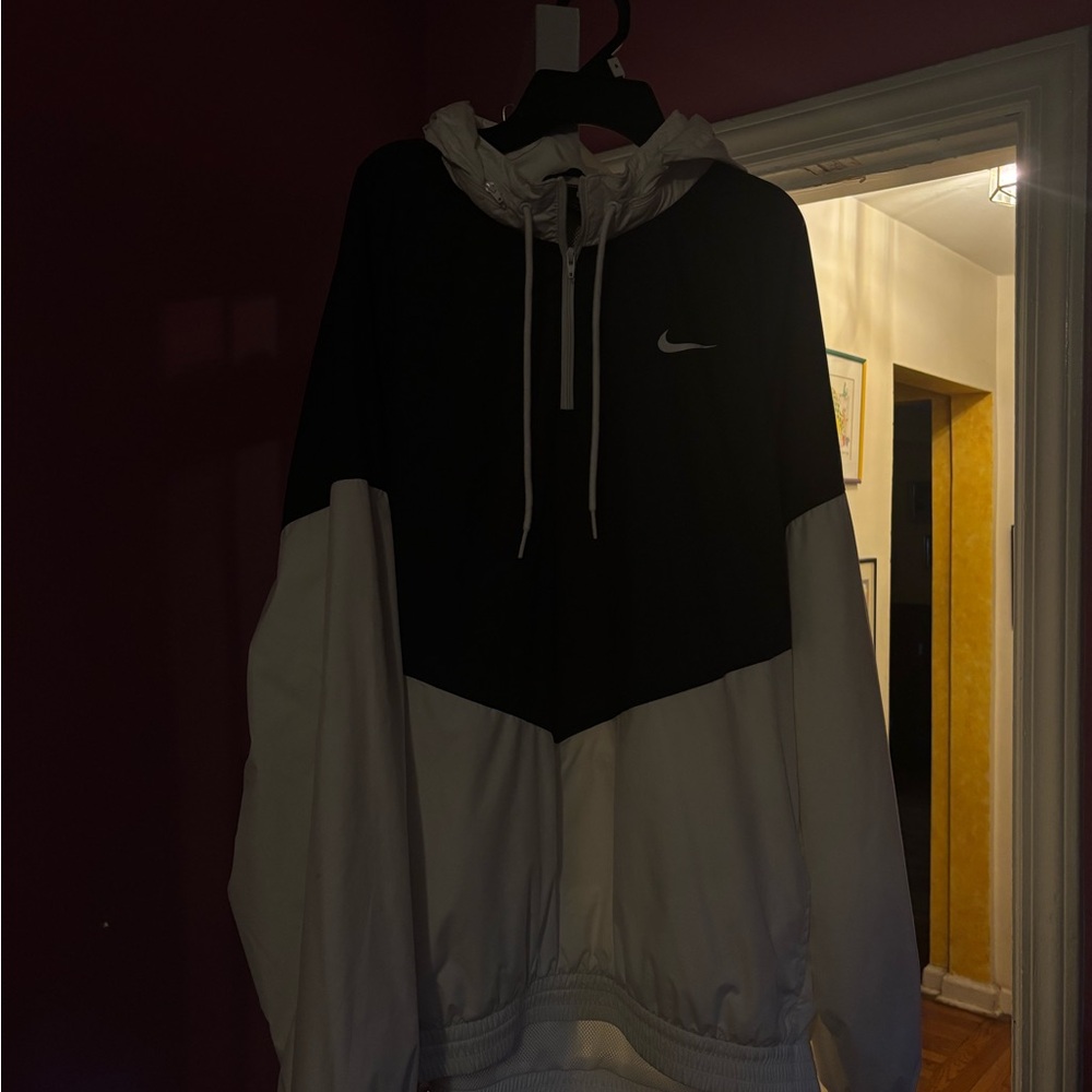 Nike SB Shield Windbreaker Skate Jacket White Black